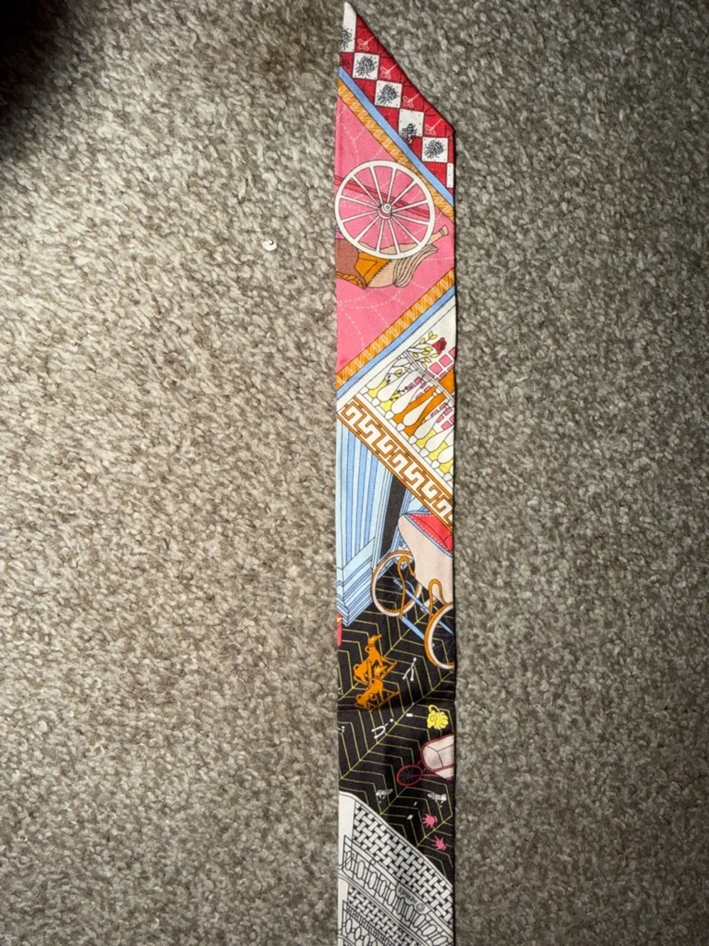 Hermes objets de curiosite Pink and Black Printed Silk Twilly with Blue Accents - Picture 4 of 6